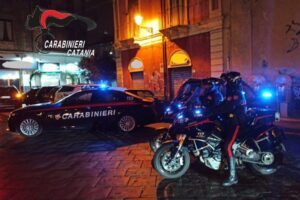 Catania, in due su una Twingo rubata nel quartiere San Berillo: denunciati