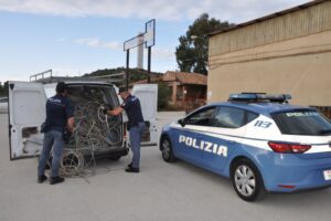 Adrano, tentano furto di rame nella fabbrica dismessa di laterizi: arrestato 39enne di Catania, denunciato 41enne di Paternò