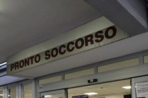 Catania, 20enne ferito con colpo d’arma da fuoco lasciato davanti al Pronto Soccorso dell’ospedale