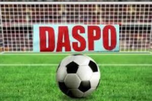 Calcio, Daspo a 3 tifosi del Paternò che assaltarono i sostenitori del Modica