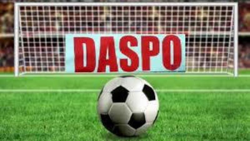 Calcio, Daspo a 3 tifosi del Paternò che assaltarono i sostenitori del Modica