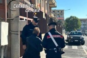 Biancavilla, anziana vittima di 2 truffatori consegna soldi e gioielli per un falso incidente: 2 denunciati