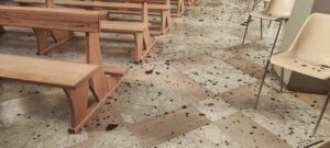 Paternò inciviltà a Capodanno: ignoti distruggono le vetrate della Chiesa di San Michele, altri fanno esplodere i cestini dei rifiuti accanto alla Chiesa dello Spirito Santo