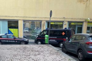 Paternò, falso l’allarme bomba in via Teatro: indagini per individuare il telefonista anonimo