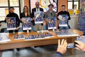 Biancavilla, 7 carri allegorici animano il Carnevale: Dj Prezioso per il Gran Finale