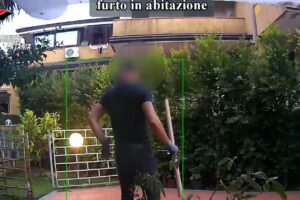 Catania, furti nelle abitazioni: operazione ‘Gioiello’ smantella organizzazione. Due gioiellieri tra i nove indagati (VIDEO)