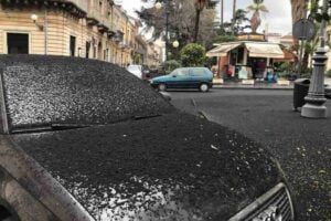 Regione, decreto dà via libera a utilizzo cenere vulcanica dell’Etna nei cicli produttivi