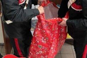 Paternò, 44enne bloccato durante la consegna di 1 kg di marijuana: arrestato