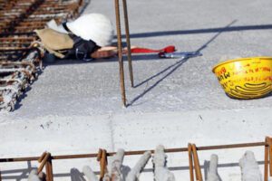 Melilli, operaio 58enne di Belpasso cade da un’impalcatura: è ricoverato in gravi condizioni al ‘Cannizzaro’