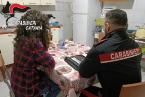 Linguaglossa, con un coltello minaccia di morte madre e sorella: 41enne in carcere