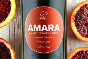 Il liquore Amara vince la medaglia d’oro al concorso mondiale di Bruxelles: è prodotto con scorze d’arancia rossa ed erbe dell’Etna