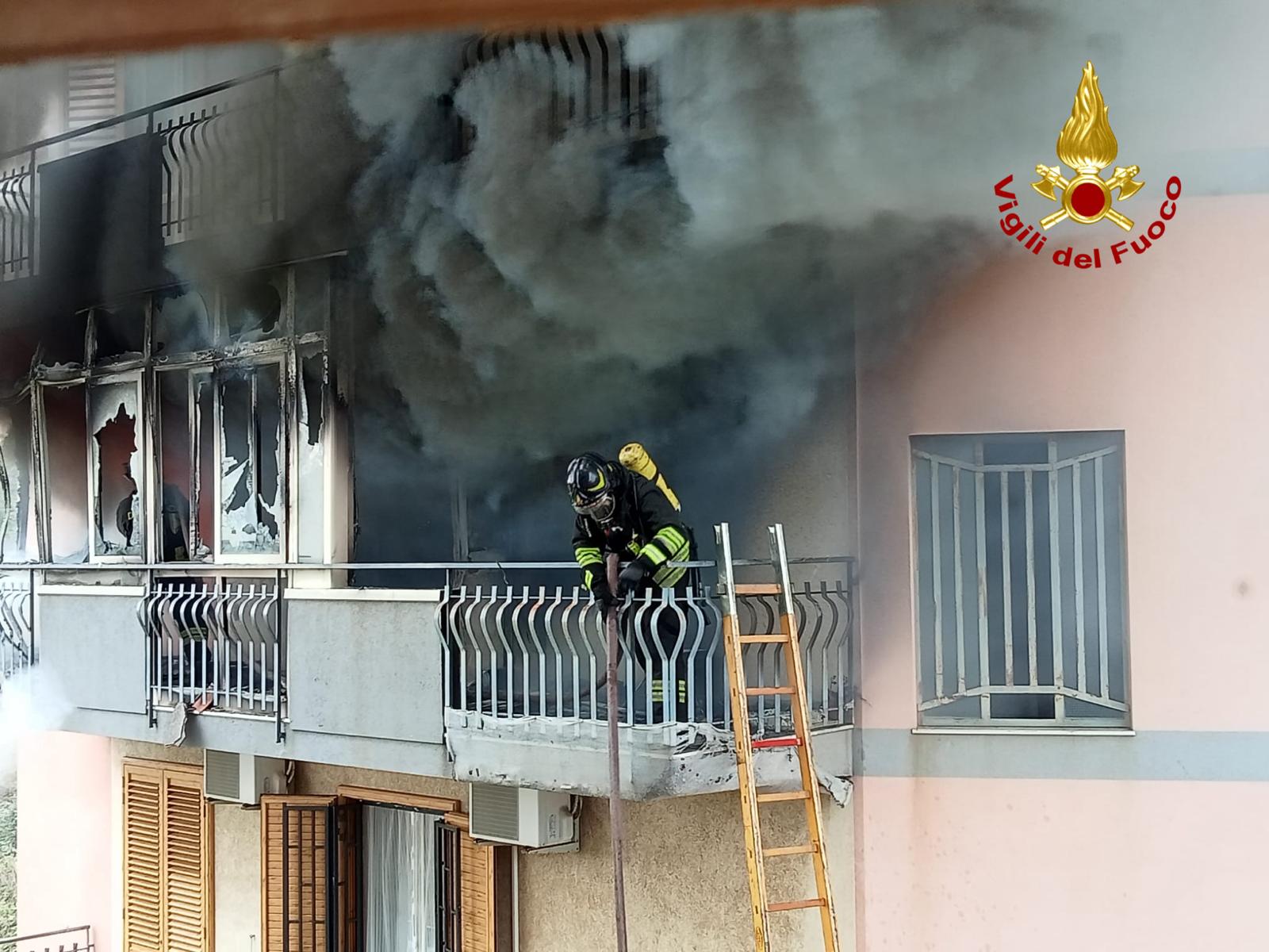 Acireale In Via Cervo Appartamento In Fiamme Tratti In Salvo Un acireale-in-via-cervo-appartamento-in-fiamme-tratti-in-salvo-un