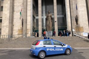 Catania, truffa sull’assicurazione: denunciate due donne del Casertano