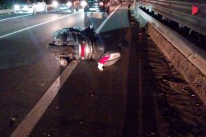 Paternò, scontro tra auto e scooter sulla SS 284: il centauro in ospedale