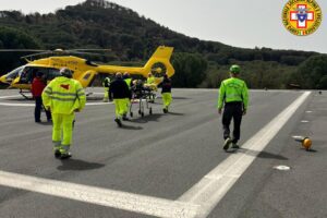 Nicolosi, soccorso ciclista infortunatosi in c.da Porcaria: all’ospedale in elicottero