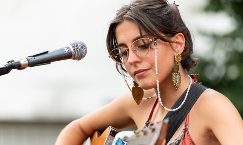 Recanati, la catanese Anna Castiglia tra i 18 finalisti di Musicultura: il Festival della canzone popolare e d’autore