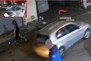 Catania, 53enne investe due giovani con lo scooter e scappa: rintracciato e denunciato