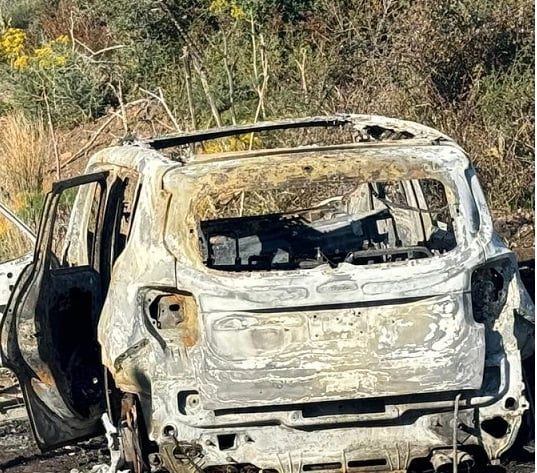 Paternò, auto rubata distrutta dalle fiamme in c.da Marvizzaro
