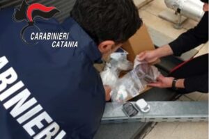 Mascalucia, in casa aveva la base per lo spaccio di droga: pusher 19enne arrestato