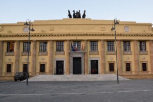 Messina, pm chiede condanna per il sindaco di Adrano Mancuso e per l’ex on. Corona: al processo per il crack di Ascom Finance