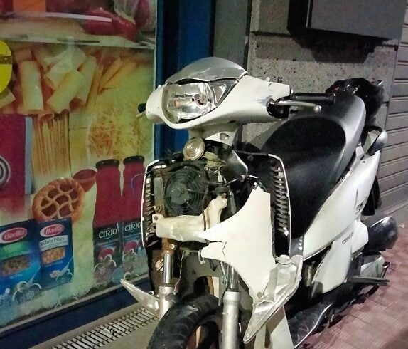 Paternò, incidente in nottata in via Fiume due giovani scooteristi finiscono in ospedale