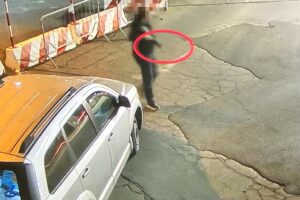 Catania, 49enne dipendente Amt minaccia i colleghi con un fucile: arrestato (VIDEO)