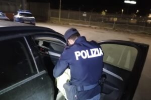 Catania, 25enne incensurato di Caltagirone in auto con oltre 3 kg di cocaina: arrestato