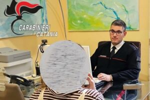 Acireale, pugni e calci alla figlia e alla nuova compagna: 33enne arrestato per maltrattamenti