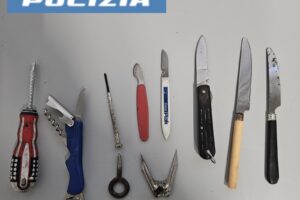 Catania, 25enne tenta approccio con una donna e aggredisce il fidanzato: i poliziotti usano il taser per fermarlo