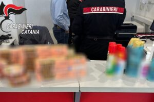 Biancavilla, donna di 28 anni ruba dieci confezioni di tonno al supermercato: alla cassa arrestata in flagranza
