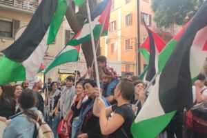 Paternò, sabato sit-in in Piazza Umberto contro il massacro a Gaza: organizzato dal gruppo ‘Voce’