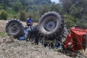 Castiglione di Sicilia, tragedia sul lavoro: frana terreno e 52enne muore schiacciato dal trattore