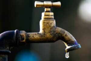 Adrano, servizio idrico interrotto lunedì 17 dalle 8 alle 13 in alcune zone: per lavori Acoset