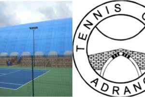 Adrano, rimosso il logo del Tennis Club: è il ‘match ball’ della delusione. Il genitore di un giovane atleta denuncia