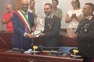 Biancavilla, saluto e ringraziamento del sindaco al Comandante dei Carabinieri di Paternò Cipolletta: ‘in partenza’ per Brescia
