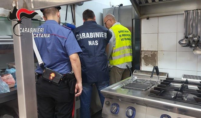 Catania, Nas sequestra 60 kg di pesce in tre ristoranti: sanzioni per 50 mila euro