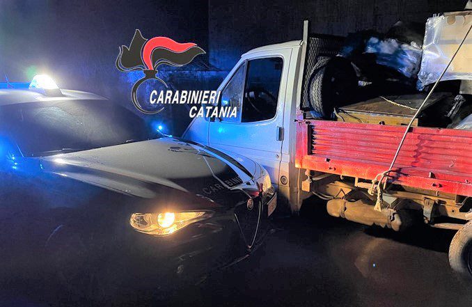 Acireale, in un deposito delle Ferrovie rubano materiale ferroso e deviatori di rotaie: 4 arrestati in flagranza