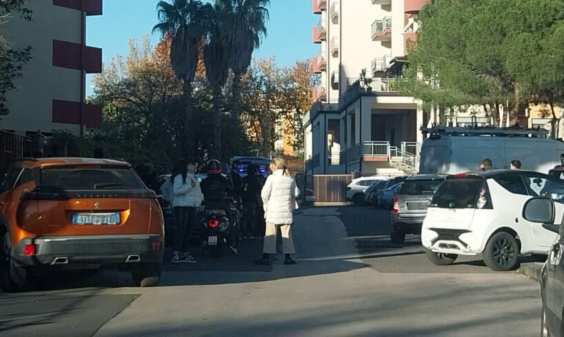 Paternò, incidente in via Togliatti coinvolge 3 minicar e un’auto: tra i feriti anche due pedoni
