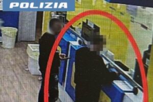 Biancavilla, coppia di ladri ruba carta-bancomat in un negozio e la usa per fare scommesse e comprare sigarette