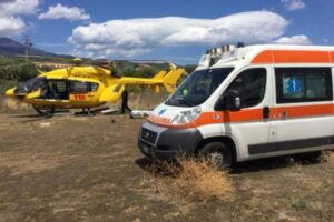 Biancavilla, muratore 30enne cade da una scala mentre lavora: trasportato in eliambulanza al ‘Cannizzaro’