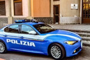 Adrano, donna denunciata per furto di energia elettrica: contatore manomesso con due morsetti