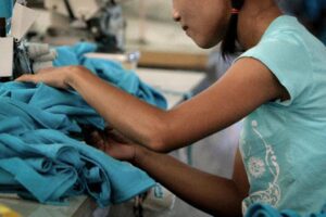 Brescia, la ragazza cinese nata in Italia che da 17 anni vive da ‘fantasma’: mai a scuola e mai da un medico