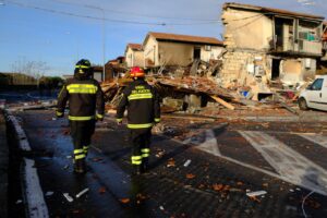 Esplosione Catania, una parte degli sfollati torna a casa. Il sindaco: “Tragedia sfiorata per miracolo”
