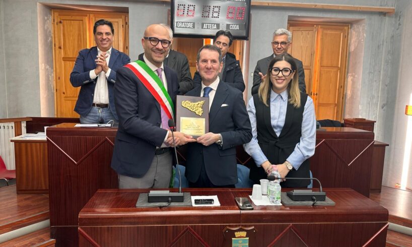 Biancavilla, festa e auguri per il neo presidente di Ita Airways Sandro Pappalardo. Il sindaco: “Vola in alto il nome della città”