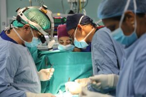 Taormina, ‘stabili ma gravi’ le condizioni della bimba catanese che ha ingoiato una pila a bottone