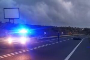 Paternò, incidente mortale sulla SS 284: centauro perde la vita dopo impatto contro il guard-rail