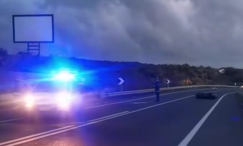 Paternò, incidente mortale sulla SS 284: centauro perde la vita dopo impatto contro il guard-rail