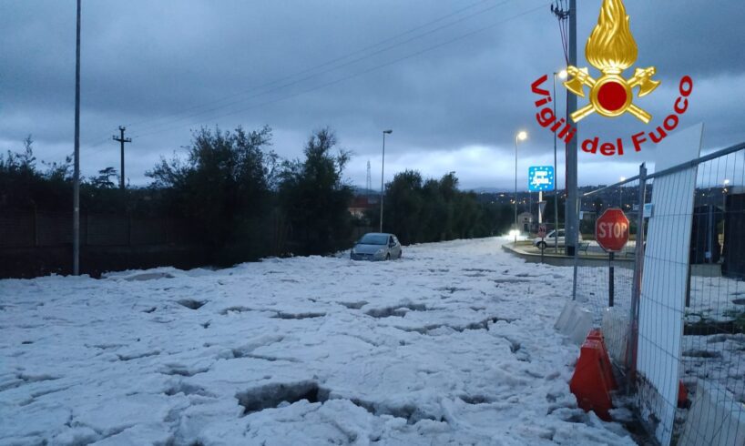 Maltempo nel Catanese, nella notte decine di interventi dei vigili del fuoco a S. G. la Punta, Trecastagni e Gravina