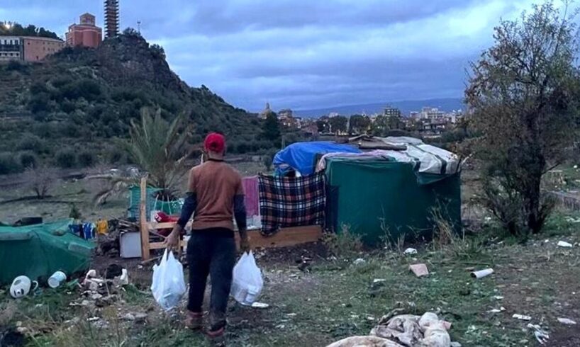 Paternò, Anpi ‘Carmelo Mio’ su sicurezza e migranti: “Lavoratori stagionali stranieri sono vittime e non colpevoli”