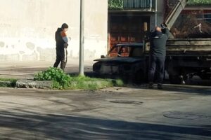 Incendio auto ieri sera intorno alle ore 23 in via Michelangelo Buonarroti, a Paternó.